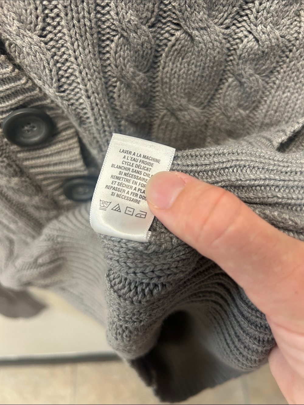Aeropostale Y2Gray Cable Knit V-Neck Sweater with Button Detail - Picture 4 of 7